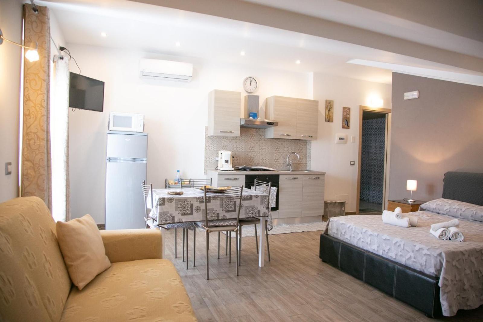 Happy Home Giardini Naxos Exterior photo