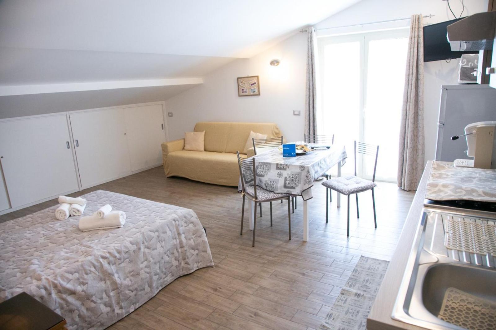 Happy Home Giardini Naxos Exterior photo